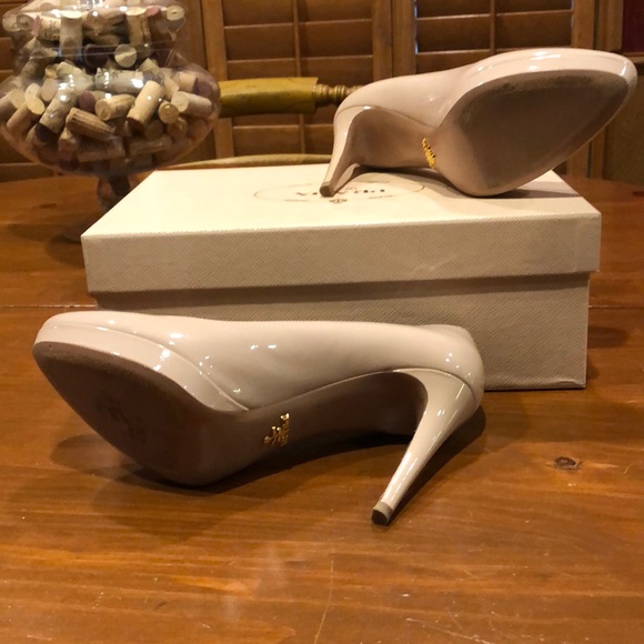 Authentic Prada Calzature Donna Pumps - Picture 3 of 5